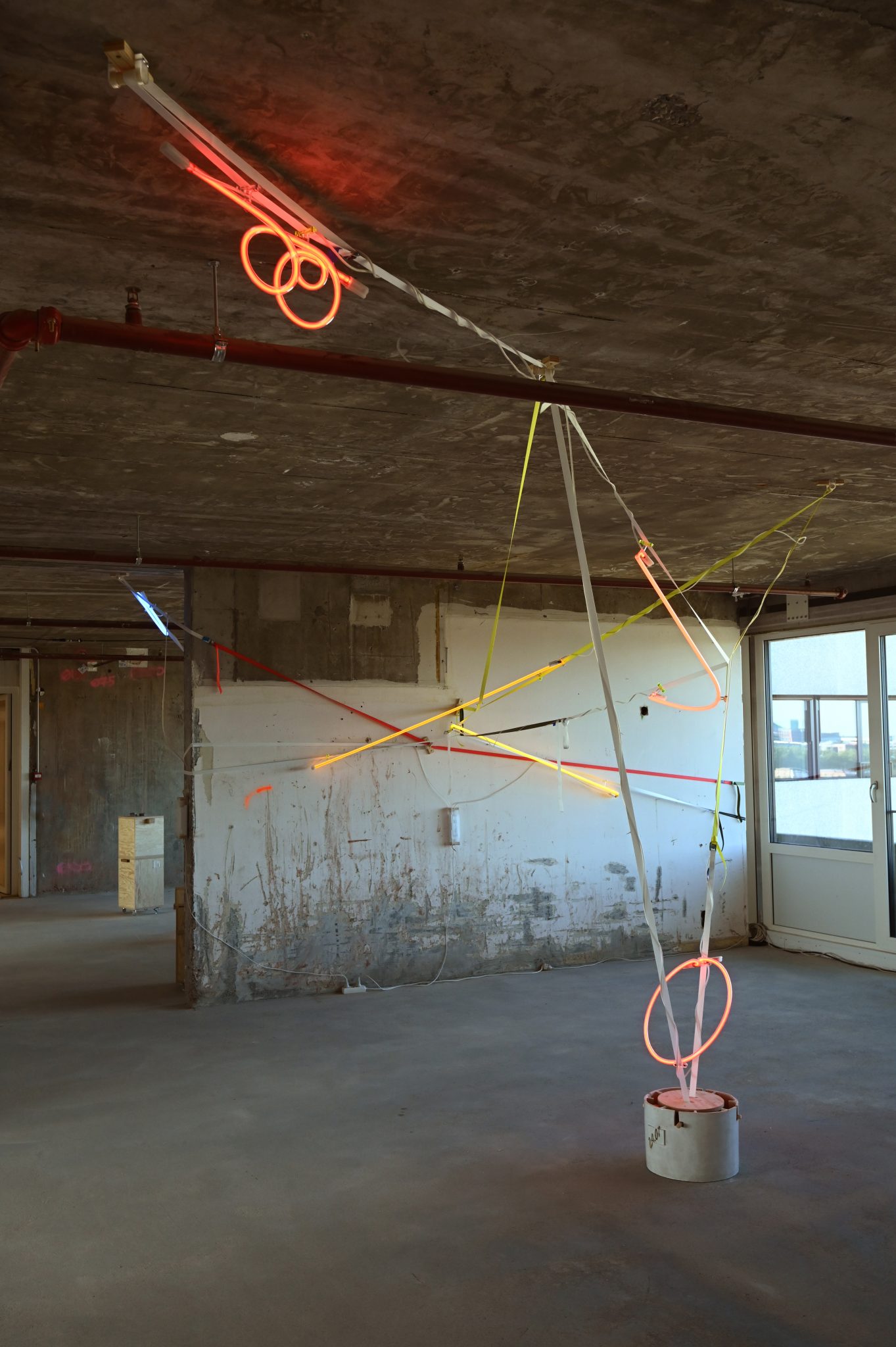 Site specific neon building kit no.001