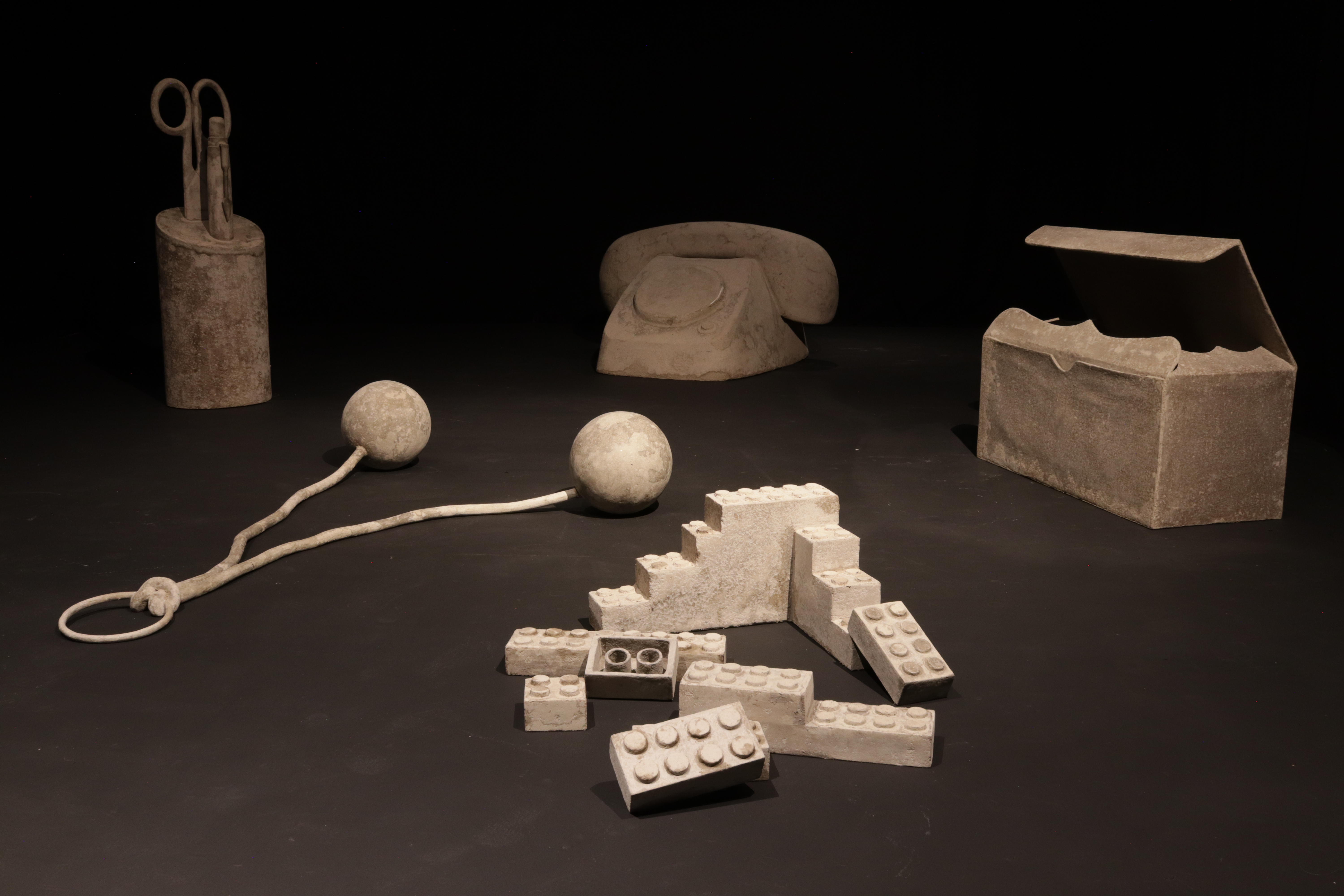 Am laufende Band oder Vorstellung mit neun Gegenständen