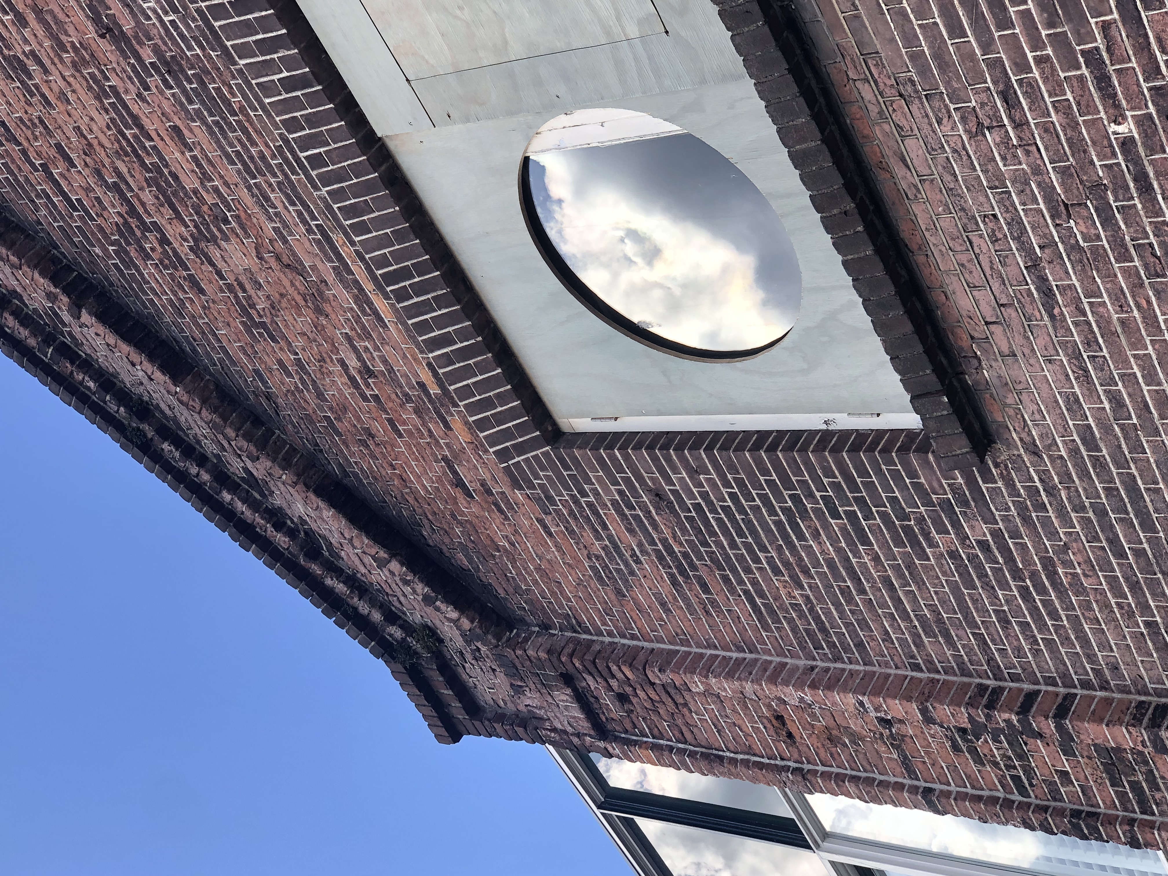 De Hoop: Luck is Blind