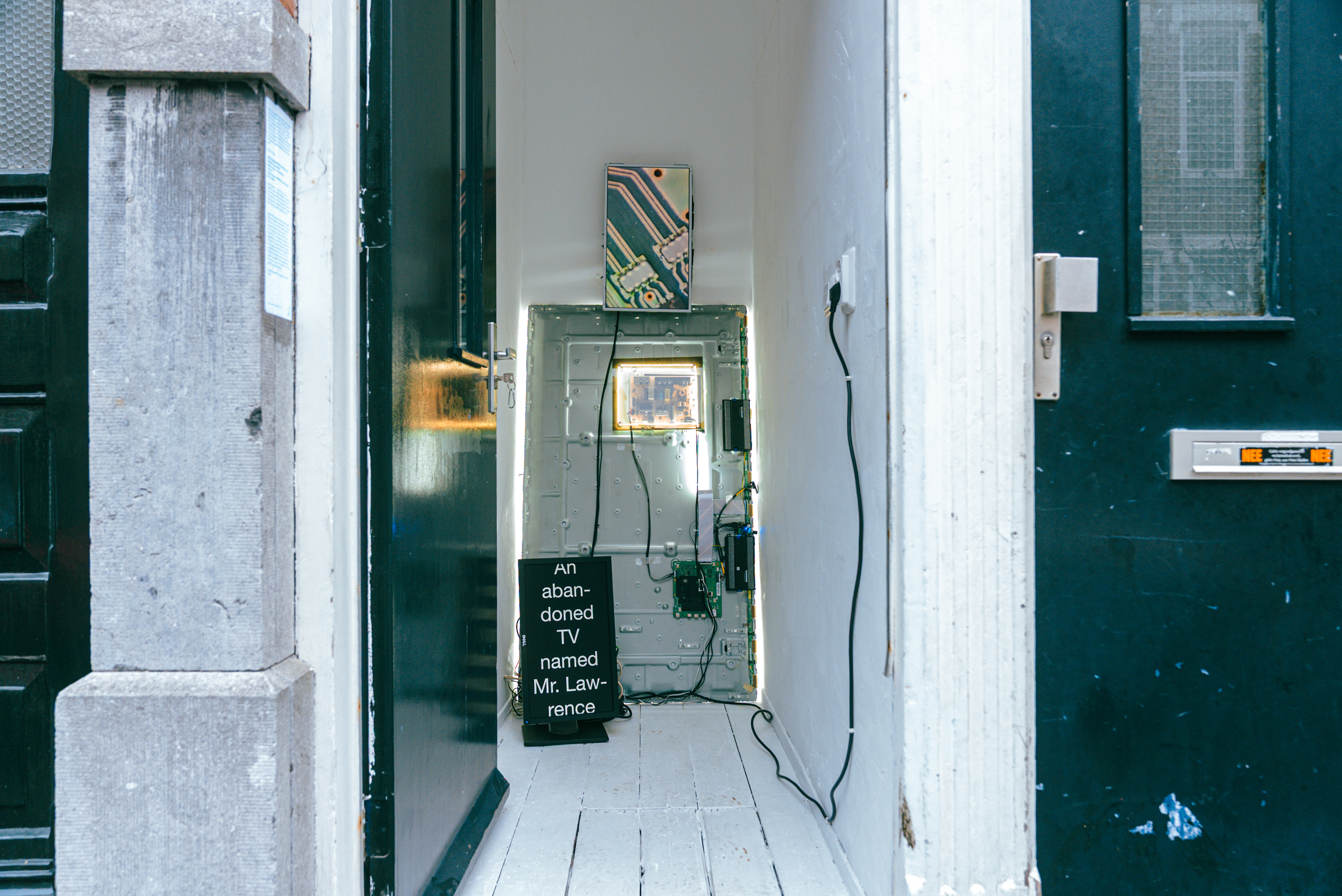 Dead Circuits, Ground Floor
